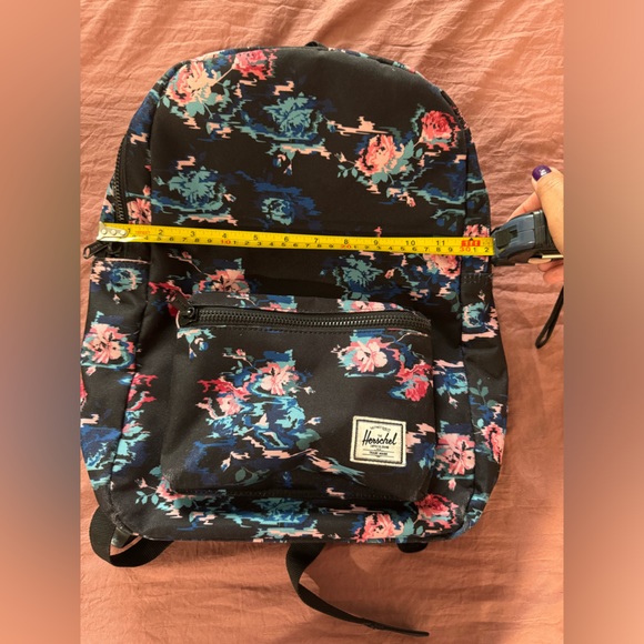 Herschel Backpack - Picture 10 of 10